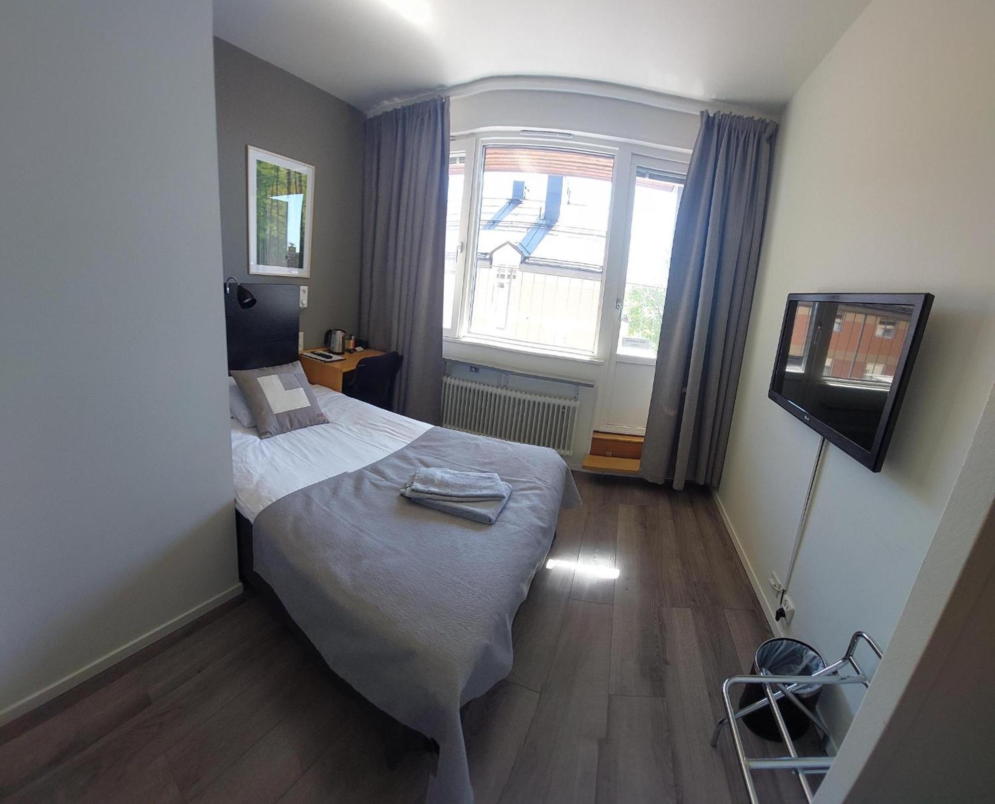 Hotel Bishops Arms Мора Номер фото