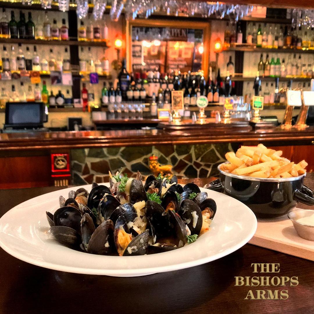 Hotel Bishops Arms Мора Экстерьер фото